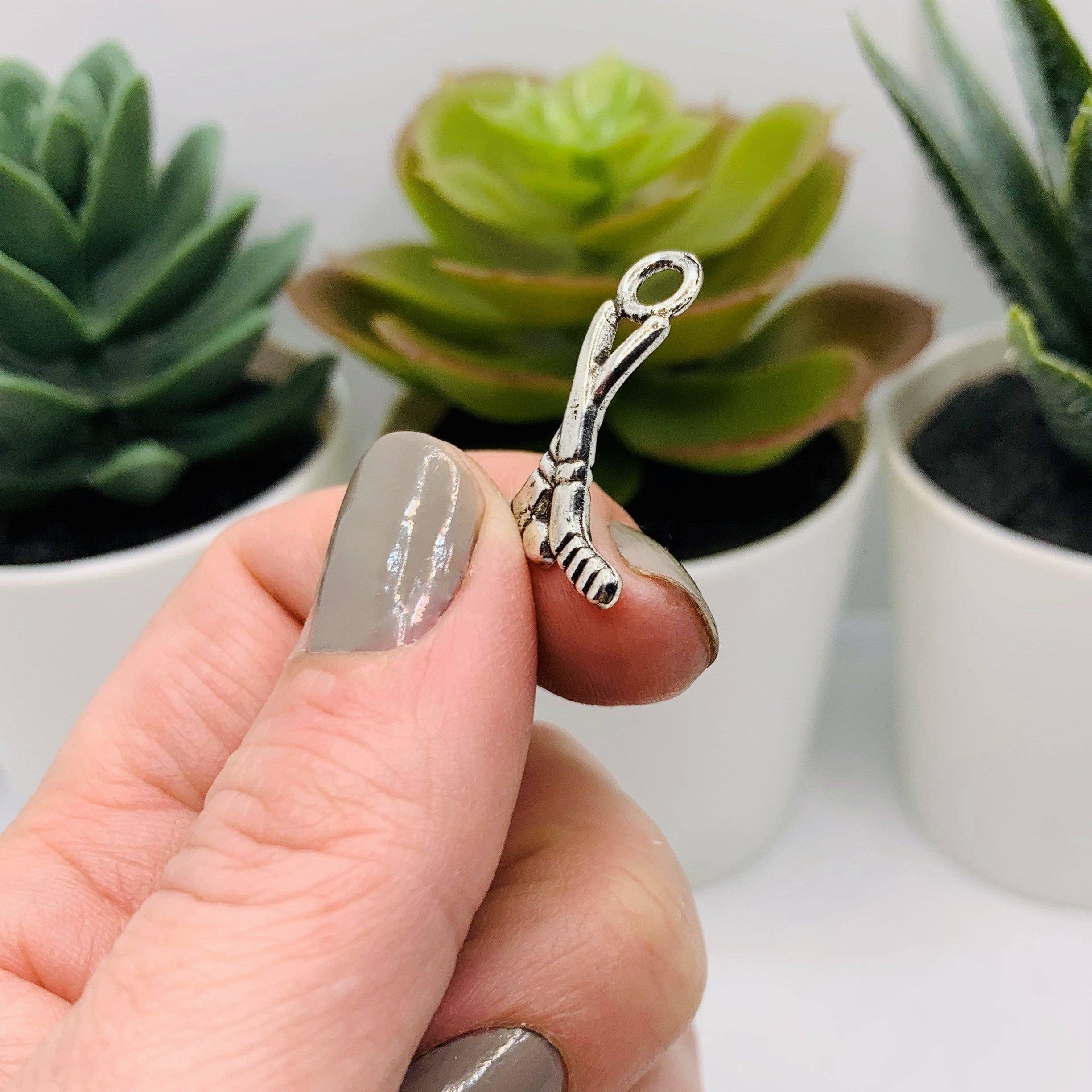 Guerrilla Charm - Wholesale Individual Charm/Pendant - Antique Silver Hockey Stick 3D Charms, 22x16mm3