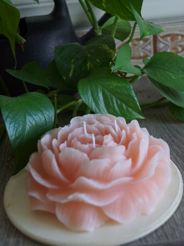 French Clay Beeswax Large Flower Candle for wholesale by Kairós Homestead