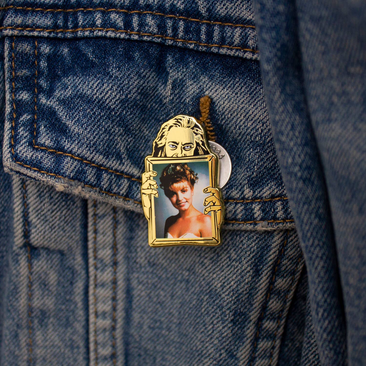 Mink - Wholesale Lapel Pin/Button - 25 Years: the Twin Peaks pin4