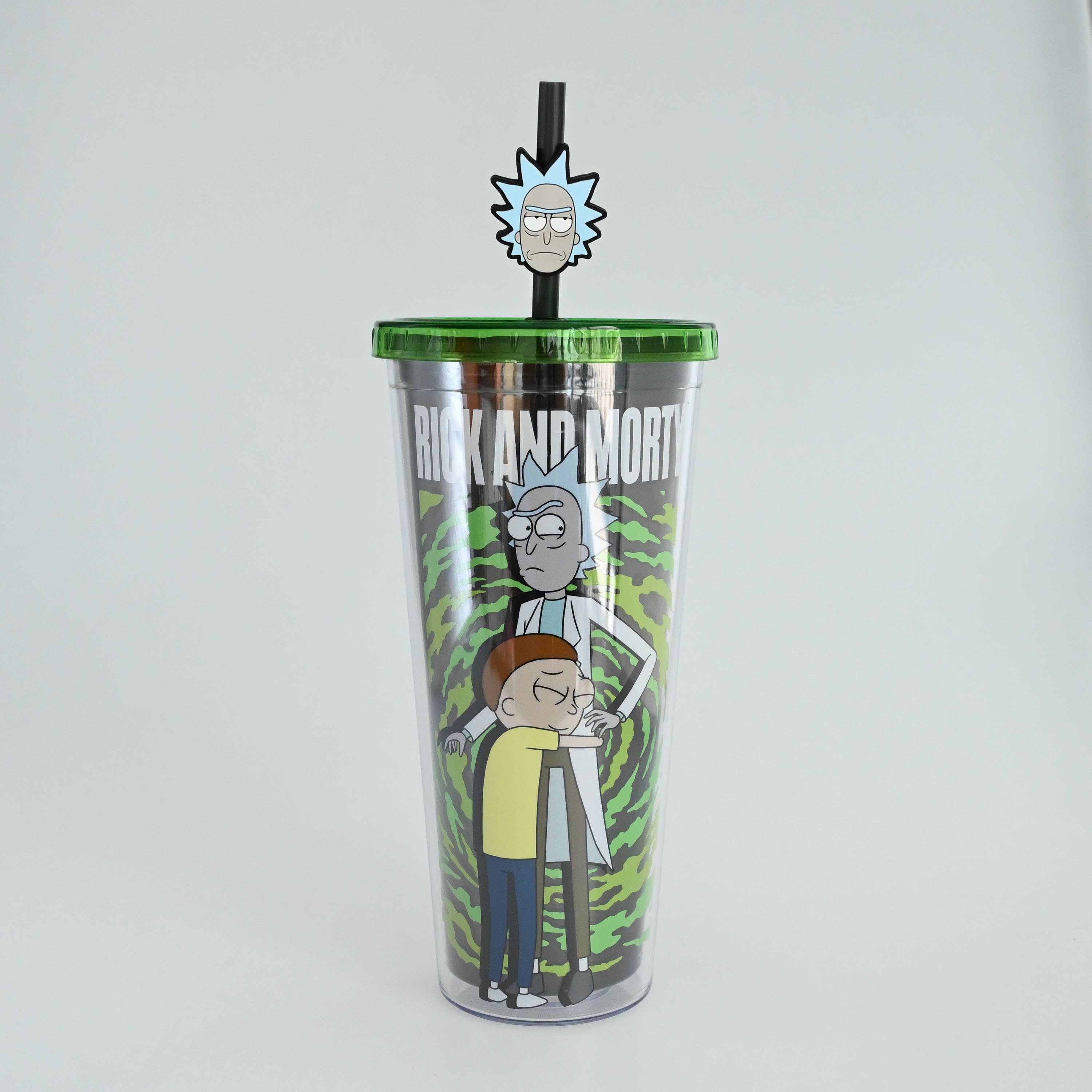 Silver Buffalo - Wholesale Drinking Glass/Cup - Rick & Morty Morty Hugging Rick 24oz Plastic Cold Cup w/ Lid1