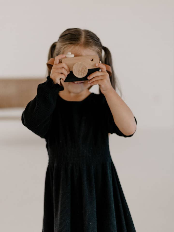 Wood & Leather camera/play camera/wooden play camera/toddler camera for wholesale by My Little Songbird