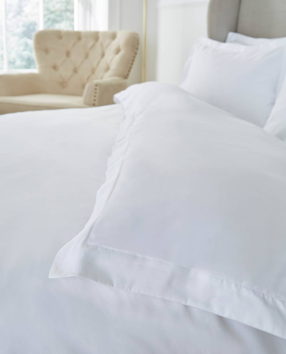White Liddell 400 Thread Count Egyptian Cotton Duvet set for wholesale on Faire8