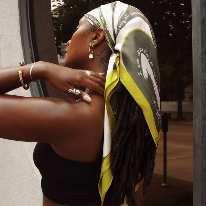 Écharpe Matcha Law of Attraction pour la vente par Creed & Cloth