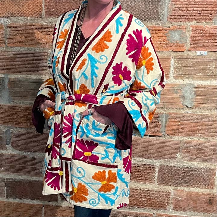 Bohemian Grace - Grace & Grit - Wholesale Jas - Dames - Met de hand geborduurde jas van Suzani - Creme.