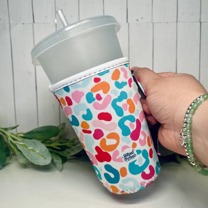 Mint Print Shop & Co - Wholesale Drink Huggers & Koozies - Cheetah Drink Sleeve With Handle | Medium1