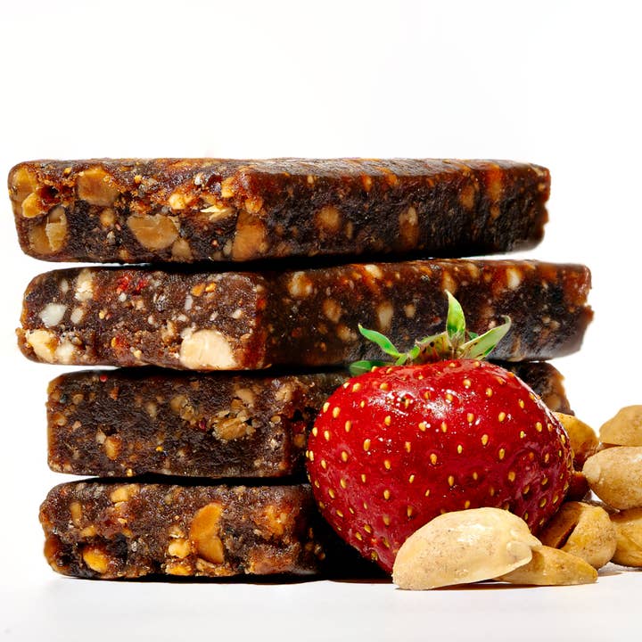 Jonesbar - Wholesale Snack Bar - JONESBAR Peanut Butter and Jelly Organic Fruit & Nut Bar1