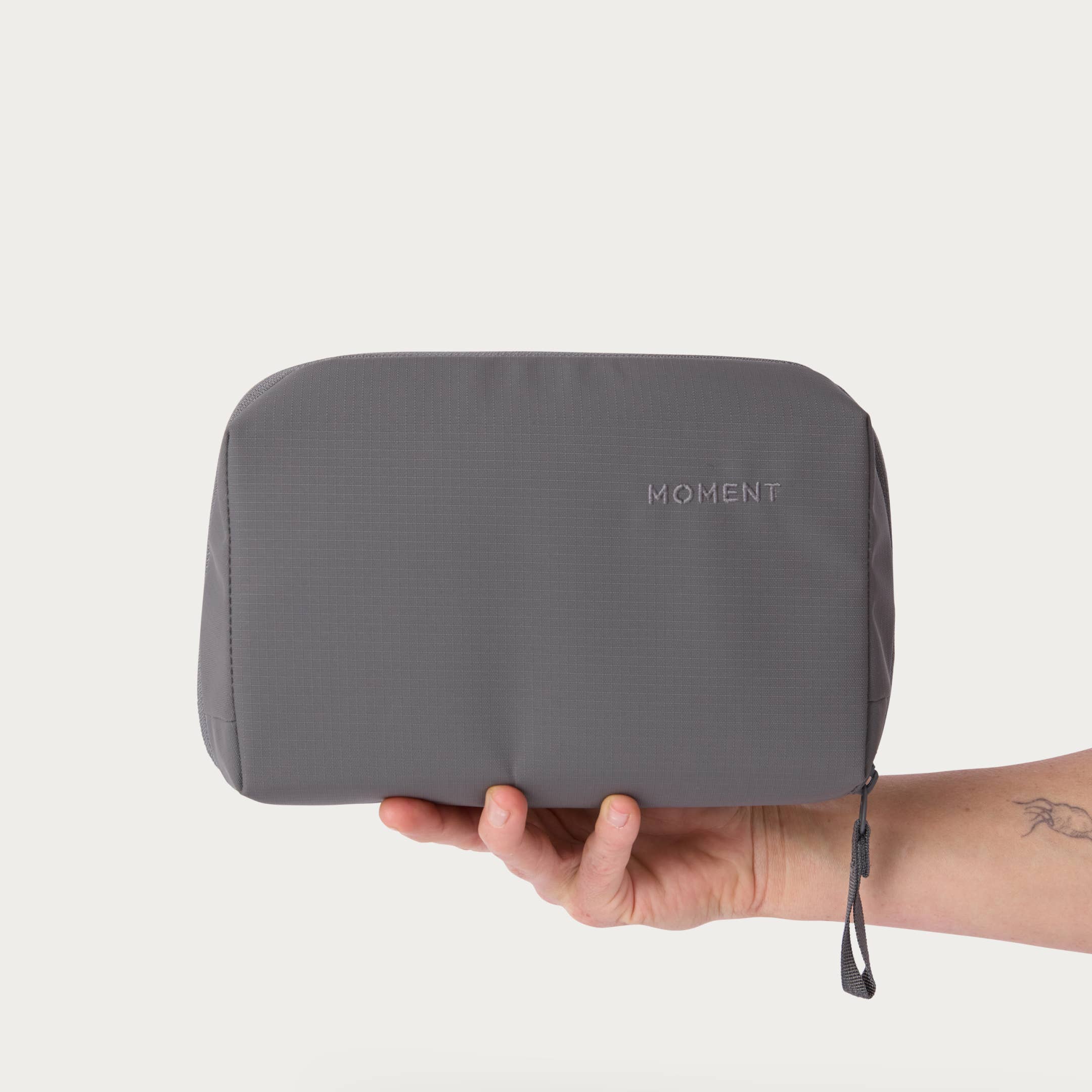 Moment - Wholesale Pouch - Unisex - Moment Everything Tech Organizer10