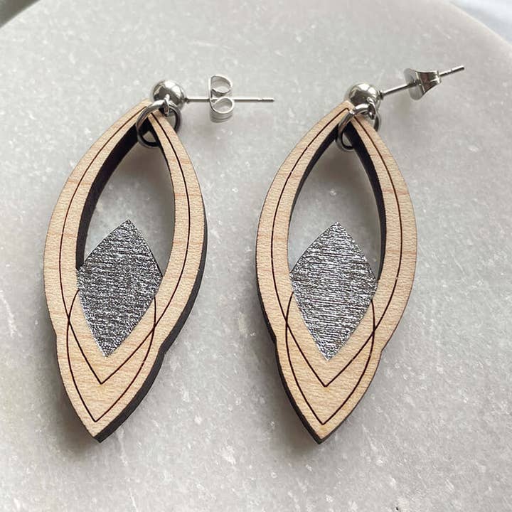 Orecchini ovali per la vendita all'ingrosso da parte di LES BOIS GRAPHIQUES