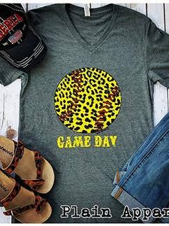 Softball Leopard decote em V por atacado de Plain Apparel Tees