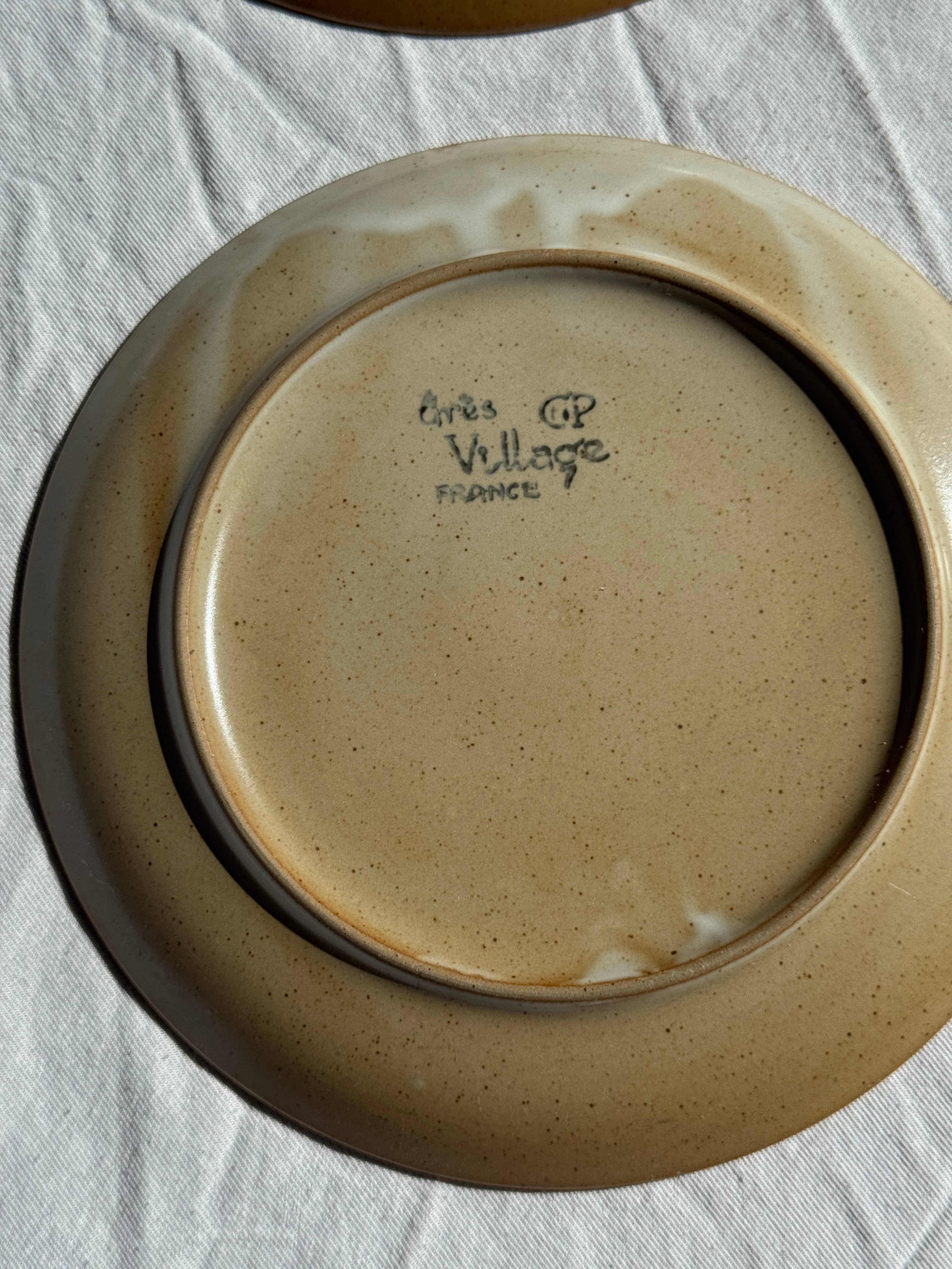 Office Objets - Wholesale Dinner Plate - Set of 6 stoneware plates Village France D249