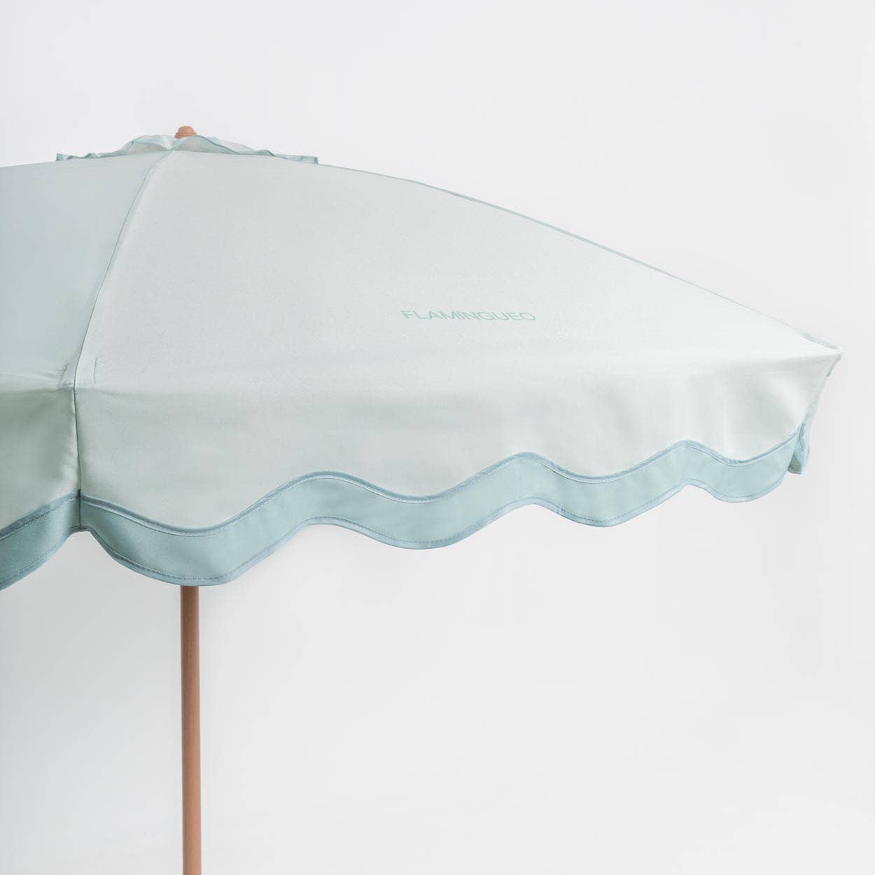 Flamingueo - Wholesale Beach Umbrella - Aquamarine wavy umbrella3