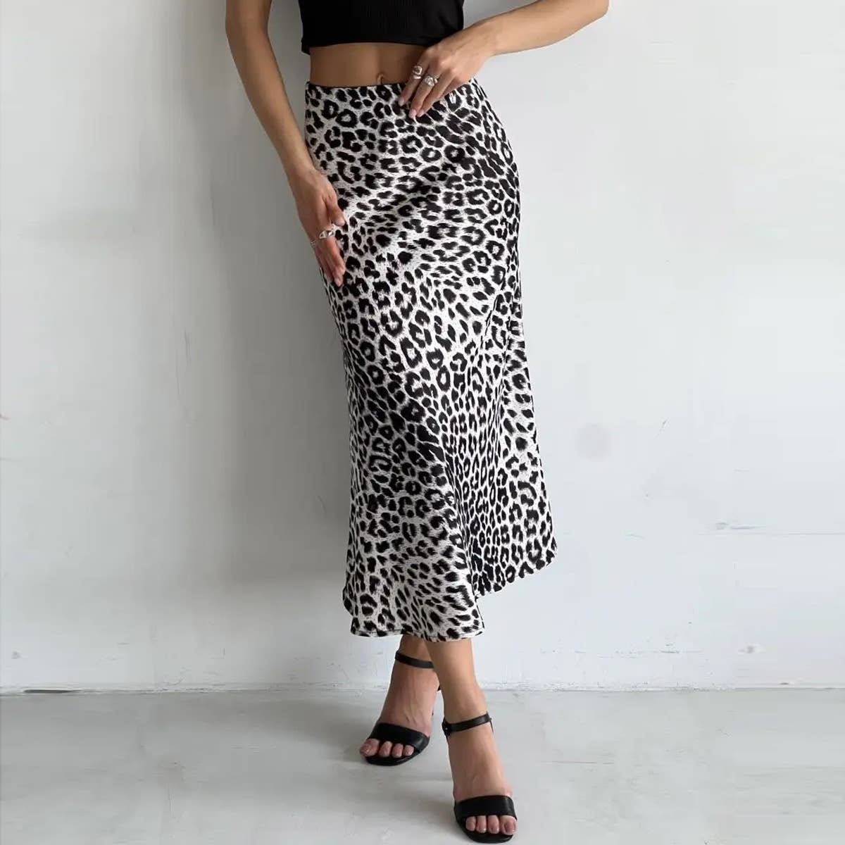 Lily Clothing - Wholesale Skirt - Women's - SEXY SATIN LEOPARD PRINT HIGH-WAISTED SKIRT0