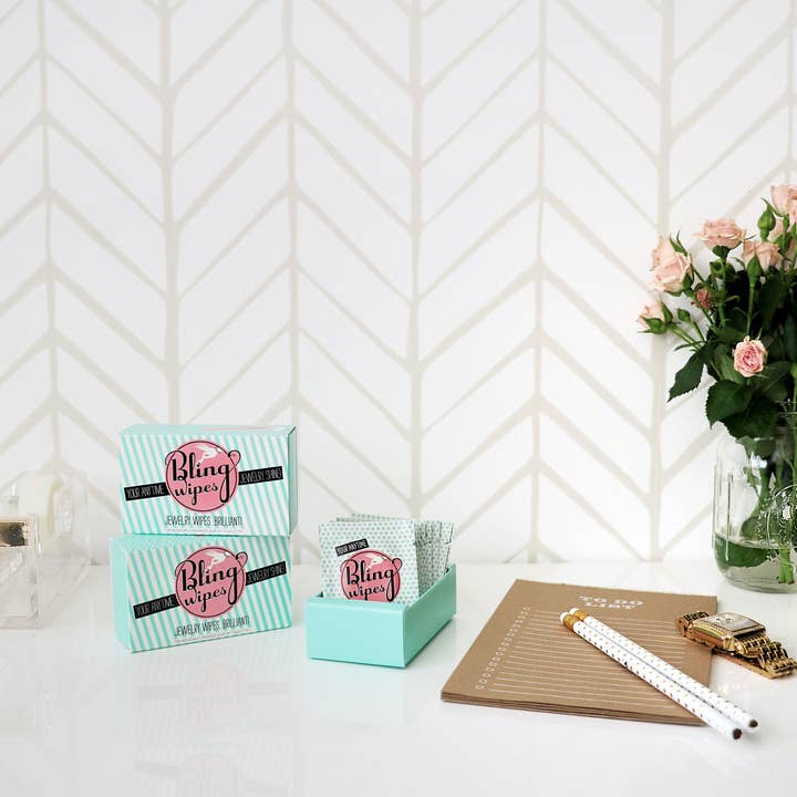 Bling Wipes - Wholesale Jewelry Cleaner - Bling Wipes Box of 1O Wipes