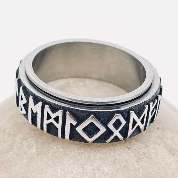 Drehbarer Ring Viking Rune aus Edelstahl — MJ/MR für den Großhandel von Mio Queena