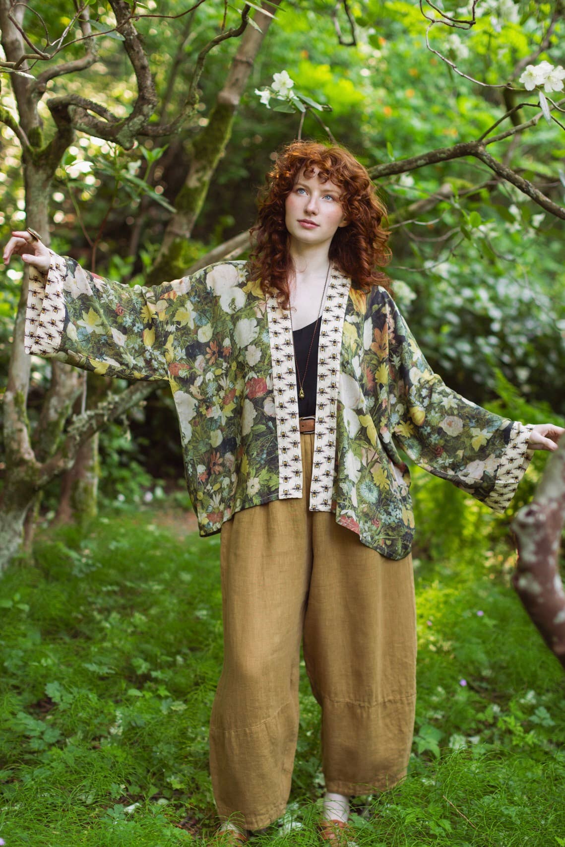 Market of Stars (USA) - Wholesale Kimono - Women's - I Dream In Flowers Pixie Duster Cropped Kimono w/ Bees1