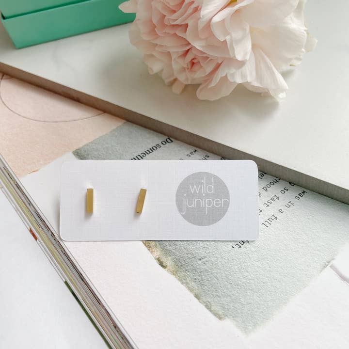 Wild Juniper - Venta al por mayor Pendientes de botón/aretes de poste - Pendientes dorados, hipoalergénicos, con forma de barra pequeña