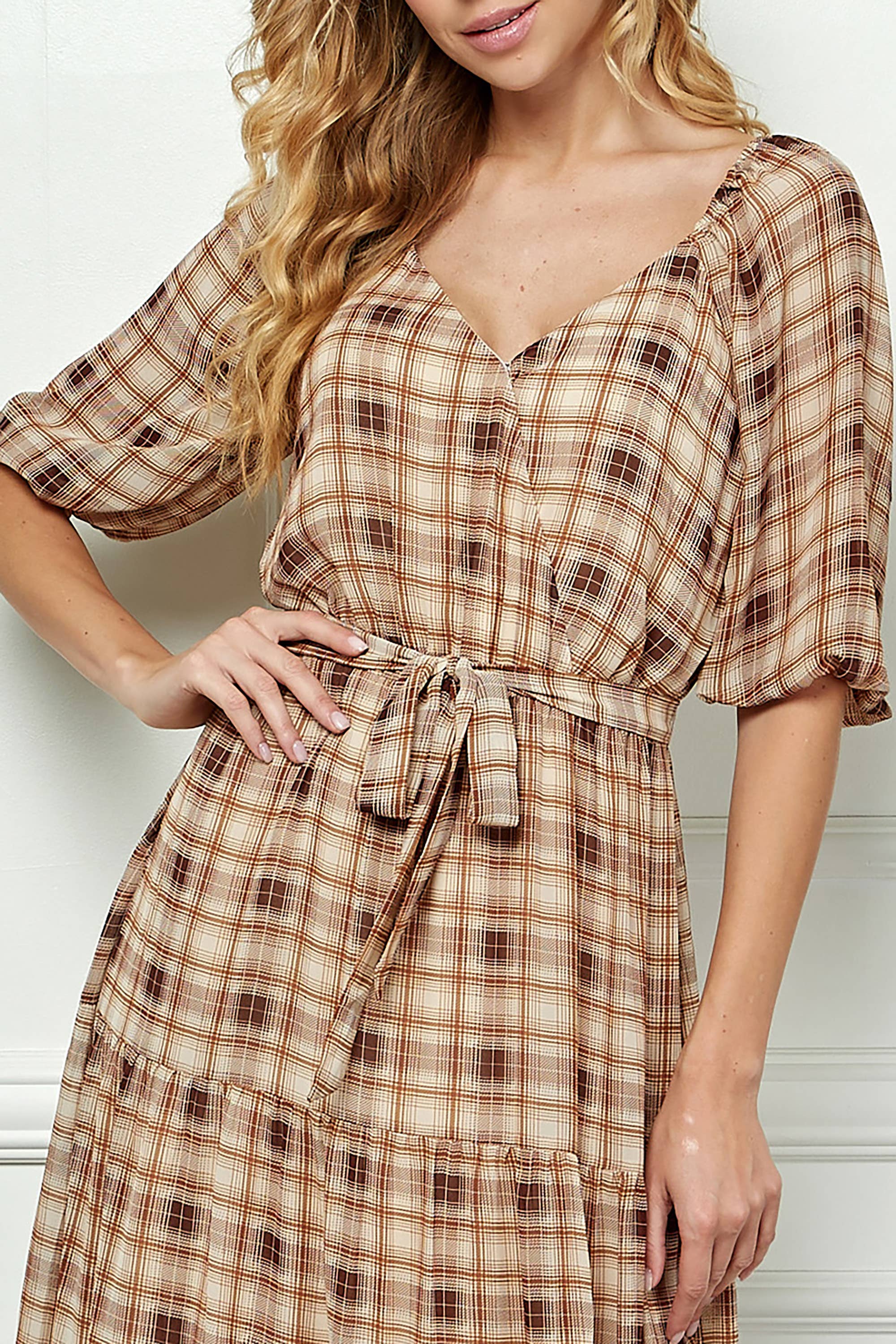 NAT/BRM/MOCA 3/4 ÜBERSCHÜSSIGES MAXIKLEID MIT SEITLICHEM BINDEBAND UND RÜSCHENSAUM Y828795J89 für den Großhandel auf Faire4