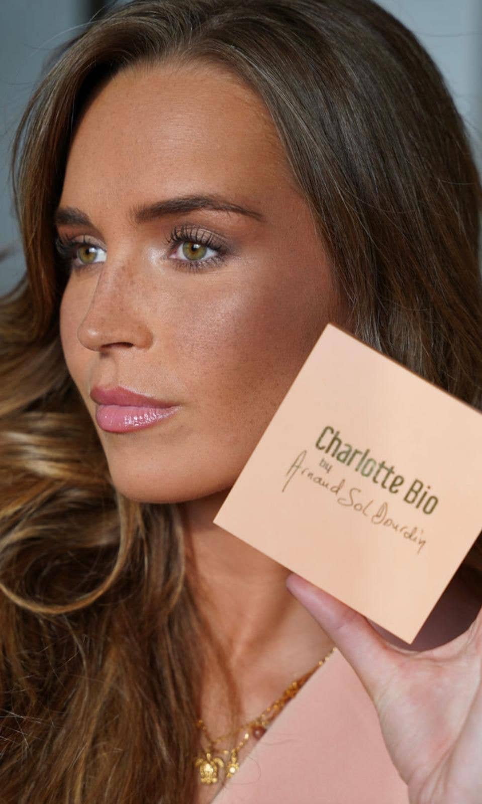 CHARLOTTE BIO - Wholesale Face Makeup Palette - Good Glow Palette X Arnaud Sol Dourdin5
