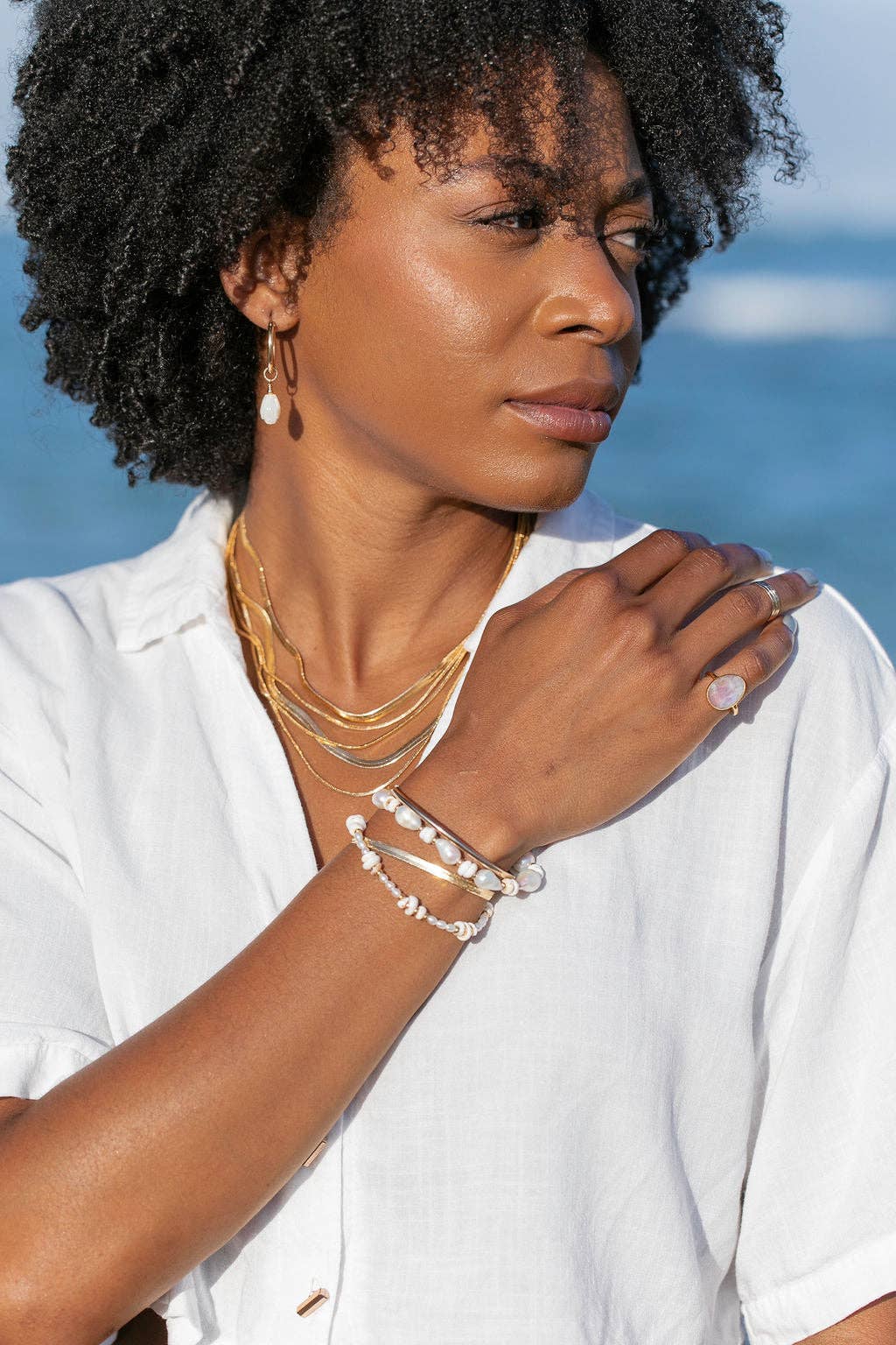 Ke Aloha Jewelry - Wholesale Beaded Bracelet - Gold Puka Shell Pearl Bracelet - Maka8