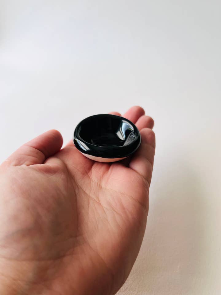 Anel Obsidian Tiny Anel por atacado de MoonMoon Ceramics