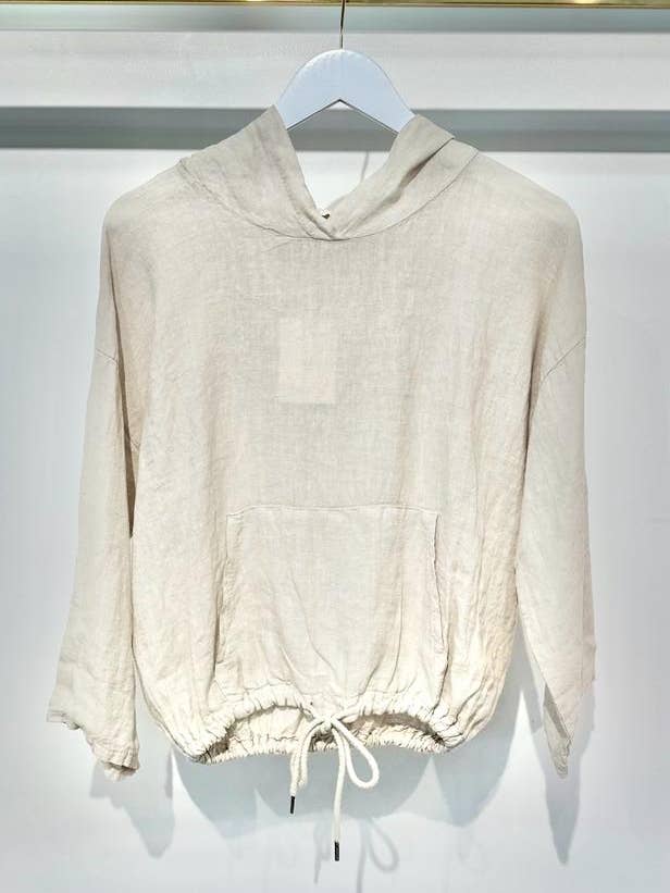 MILIO MILANO – wholesale Hoodie - Dam – KRINKLAD LINNETRÖJA MED HUVA OCH KNYTBAND I FÅLLEN (23.2290/80801-BEIGE)