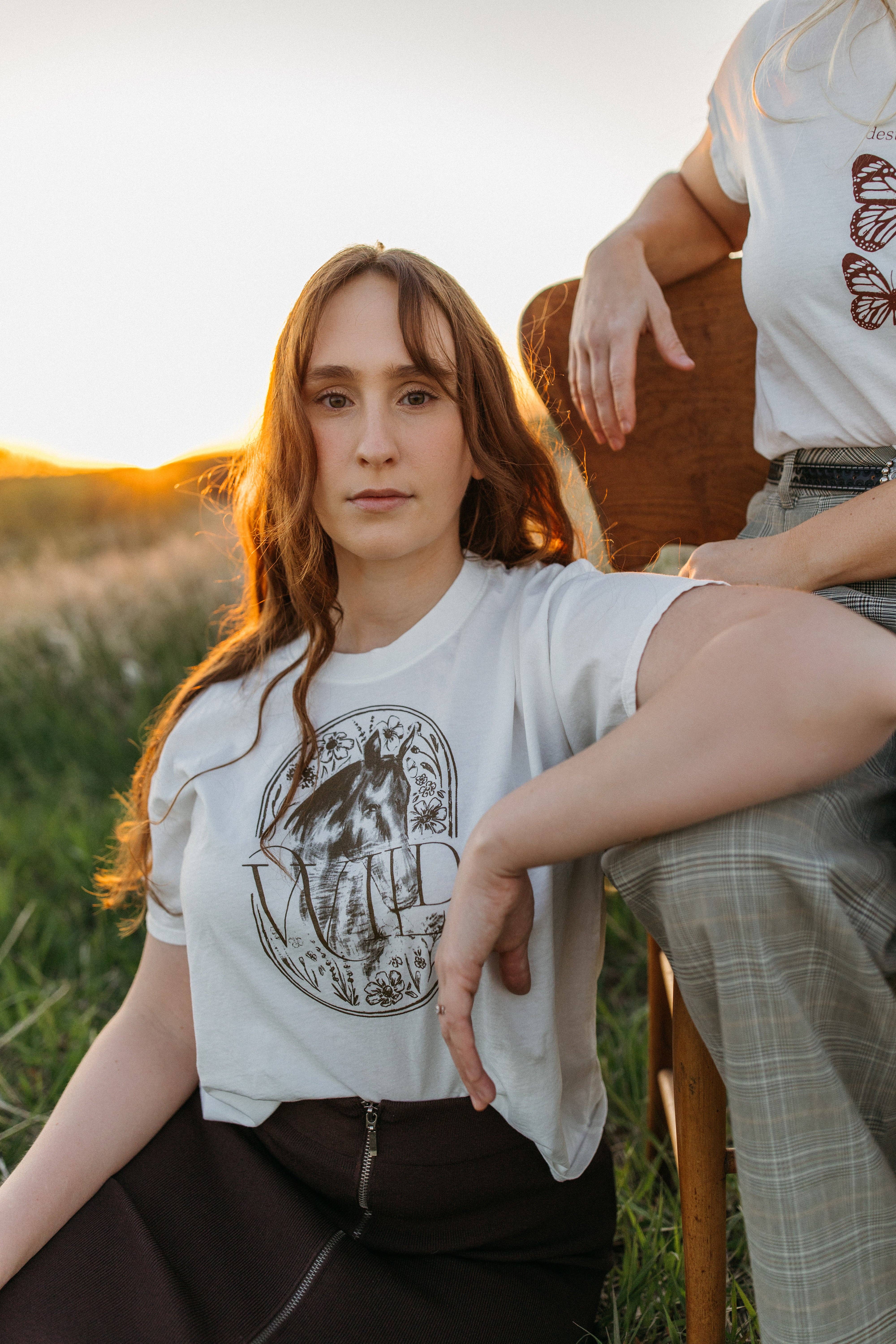 Wild Features Collective - Vendita all'ingrosso Maglietta serigrafata - Donna - Bellezza Selvaggia1