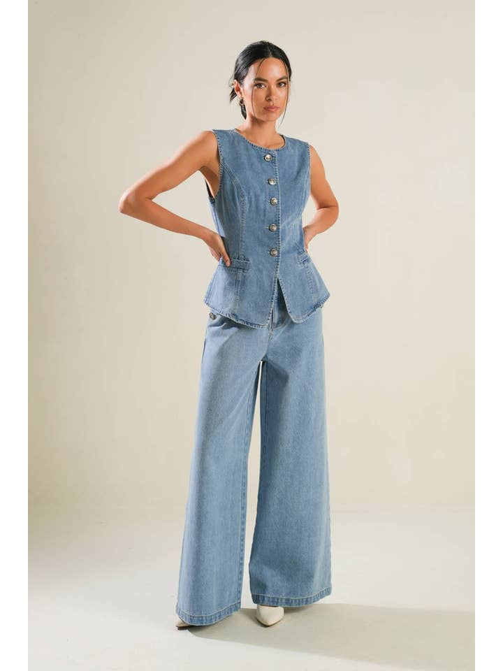 A washed denim vest - FJ1093 for wholesale on Faire