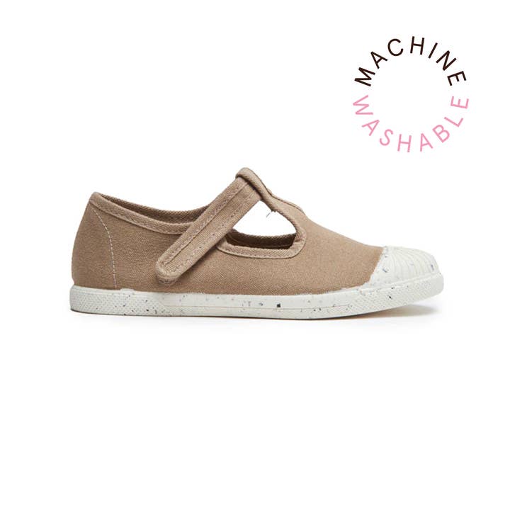 Charlie Camel for wholesale by Childrenchic Inc