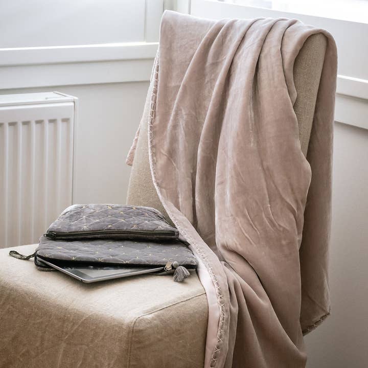 Her Shed Home Linens - Wholesale Make-up/cosmetic bag - Silk Velvet Makeup Bag2