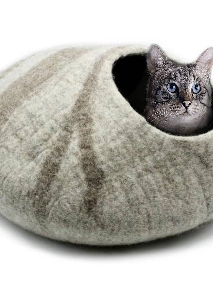 Premium Cozy Felt Wool Cat Bed for wholesale by Woollyfelt