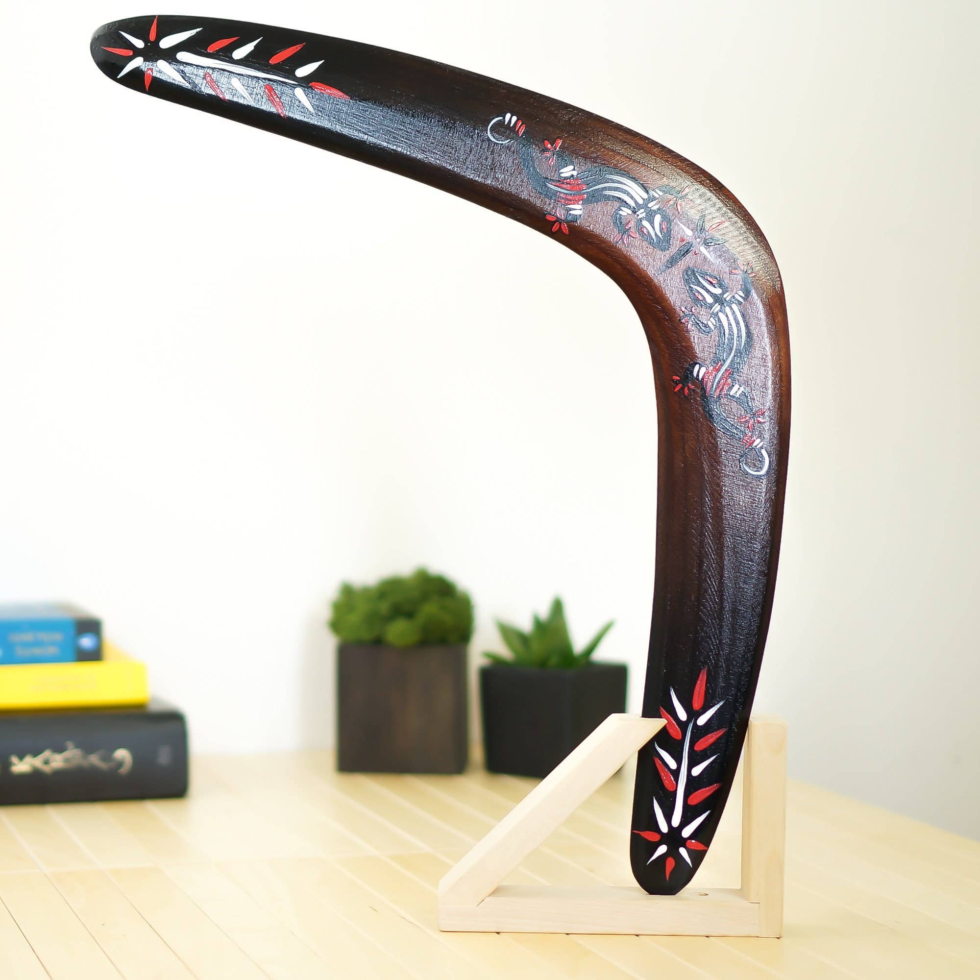 MB Wooden boomerangs - Vente Accessoires de sport - Boomerang « Lézard ». Retour de Boomerangs à vendre. Les meilleurs boomerangs en bois. Boomerang de type traditionnel. Boomerang de style aborigène.4