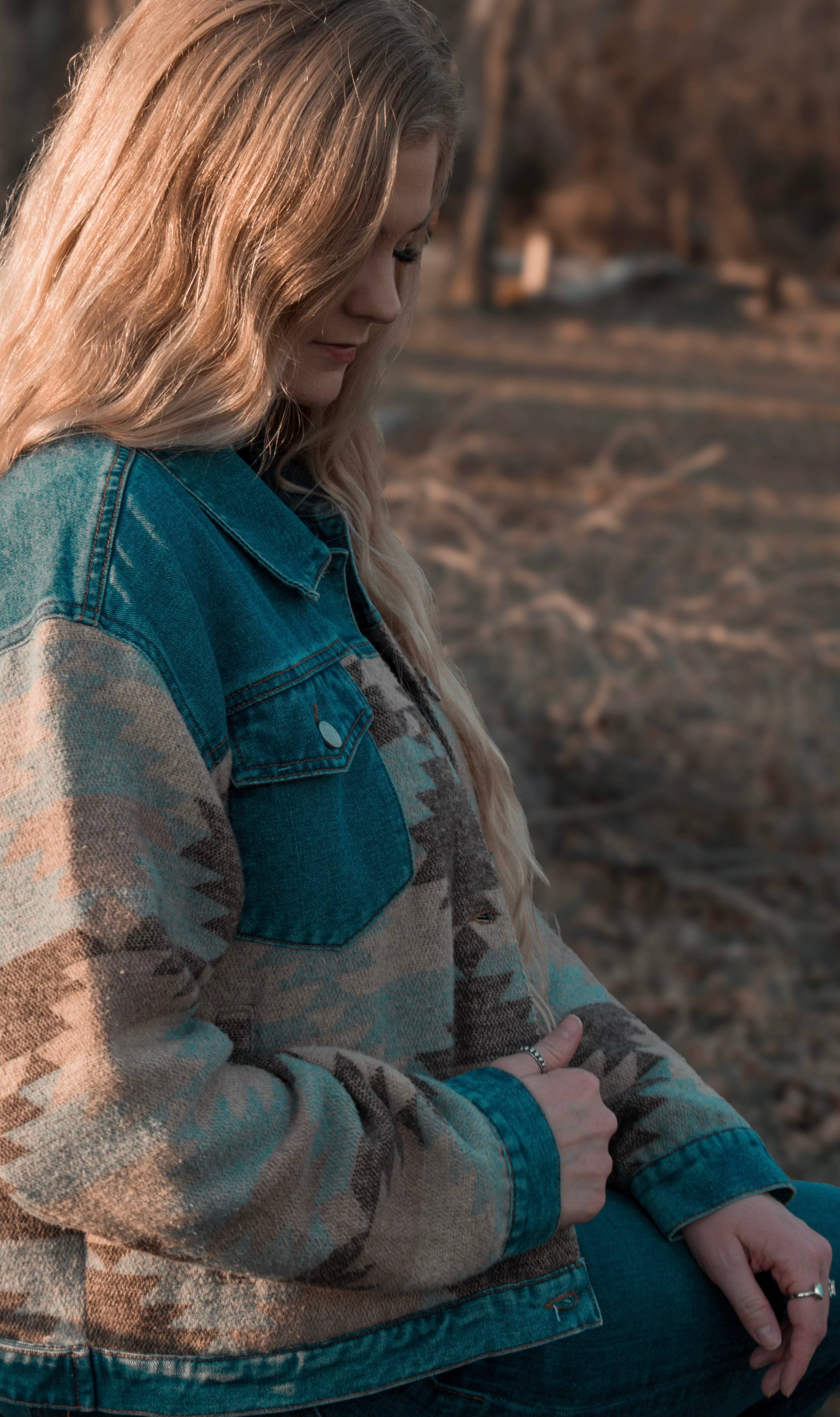 DENIM Damjeans med Aztekisk Modejacka-L-25917 för wholesale på Faire2