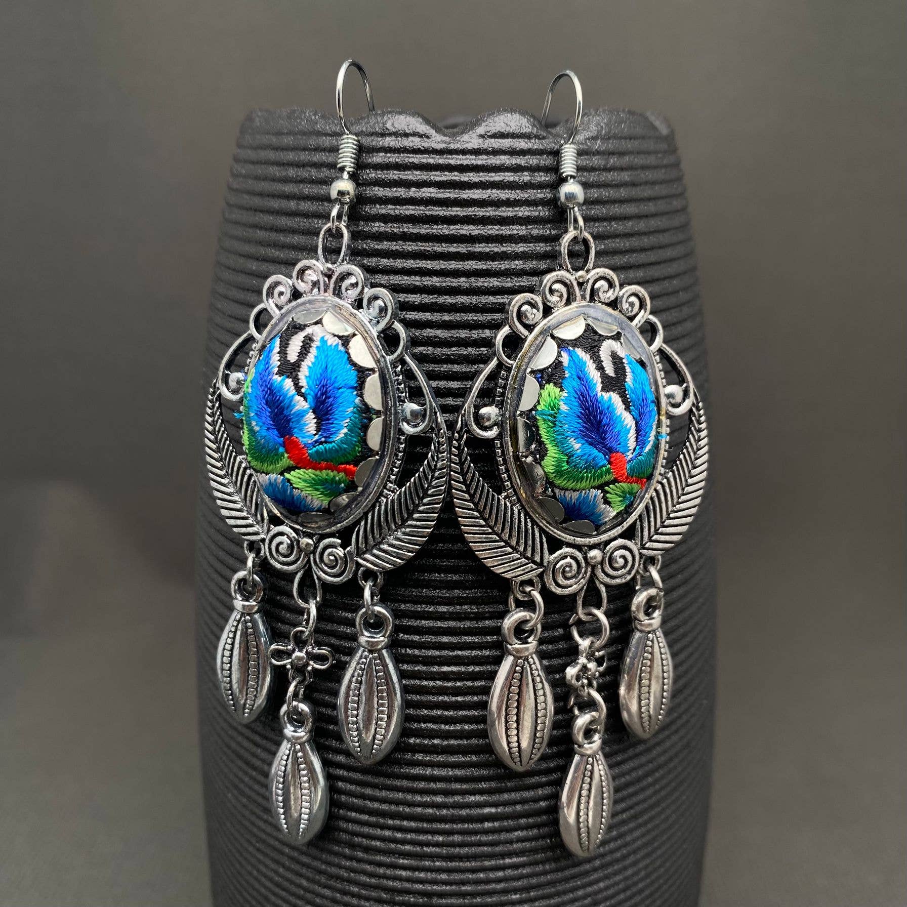 Mio Queena – wholesale Dangle earrings – Multi-style Vintage Woven Flower Pattern Ethnic Style Earrings23