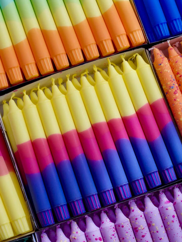 Candele Taper - Vibrazioni estive/Bramble Cocktail Colors per la vendita all'ingrosso da parte di Nordtrice