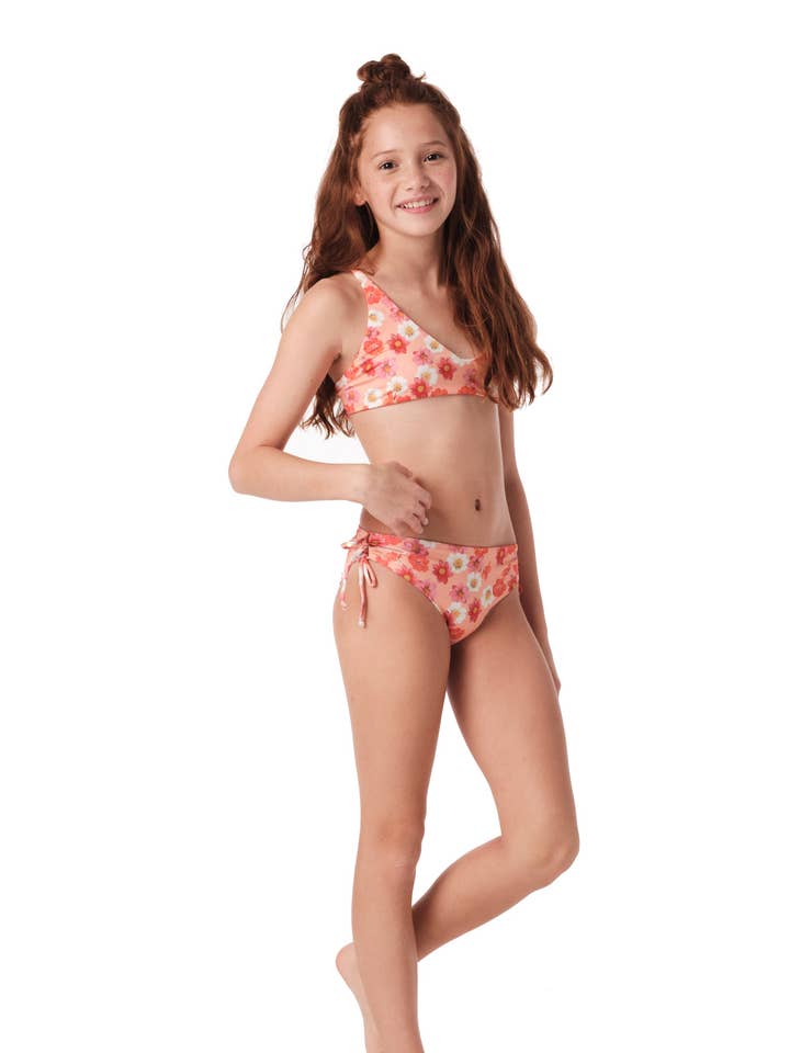 Ein Muss - Zweiteilige Bademode mit Blumenstrauß für den Großhandel von Submarine