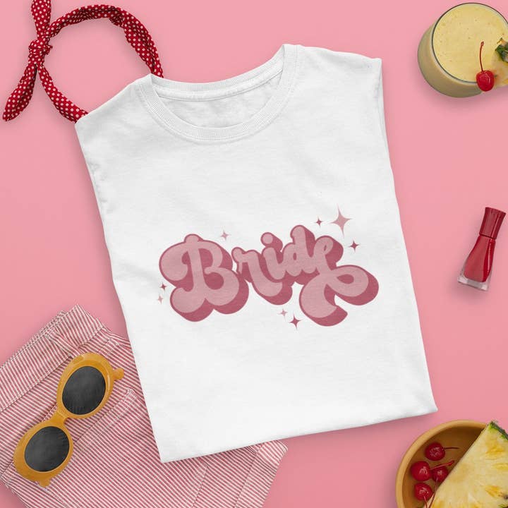 T-shirt de mariée rétro pour la vente par Never Knew I Needed