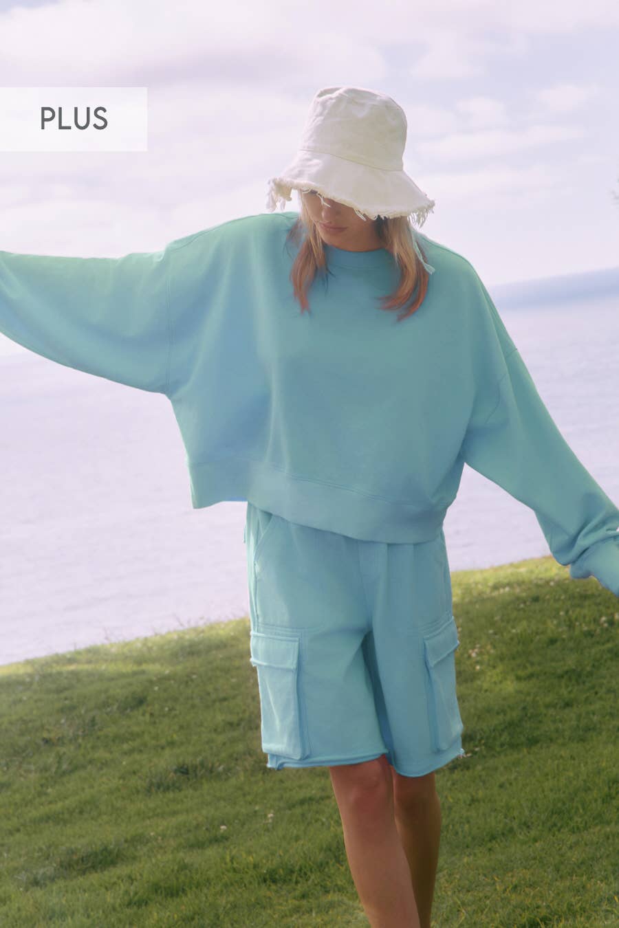 Oddi – wholesale Sweatshirt – Women's – Plus Cropped Acid Washed Solid Sweatshirt0