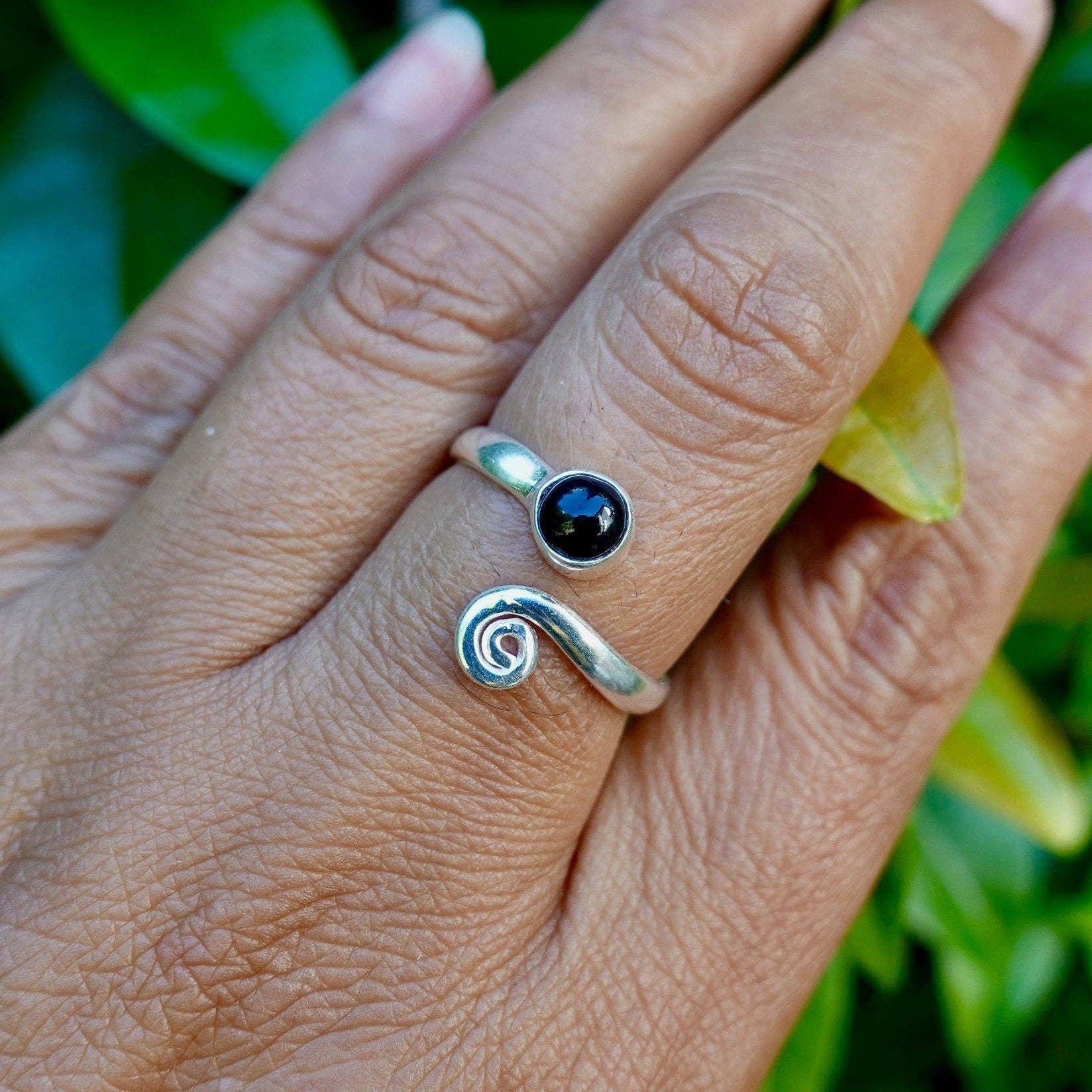 Mistry Gems - Wholesale Single Stone/Solitaire Ring - Unisex Adjustable Black Onyx Ring | 925 Sterling Silver,R61O1