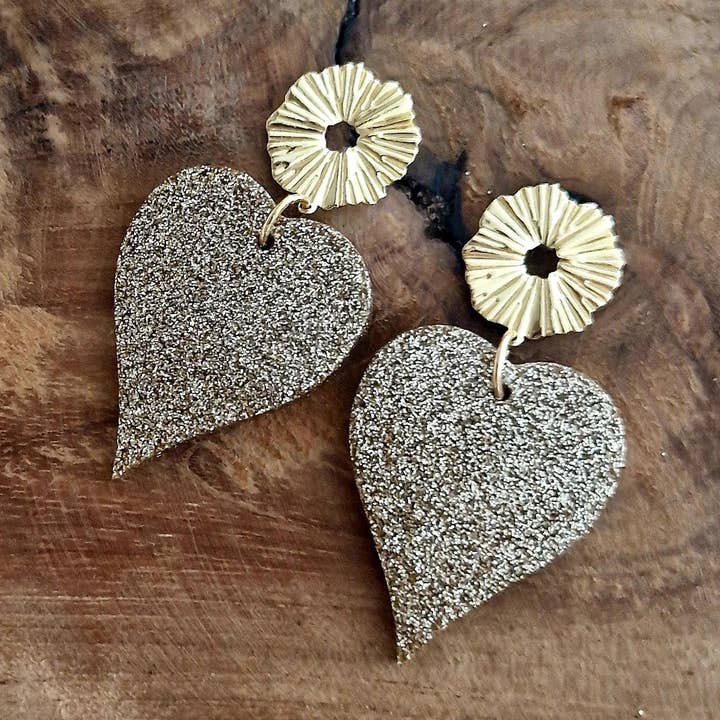 Ohh die goldenen Herz-Ohrringe für den Großhandel von Les Noeuds de Maman