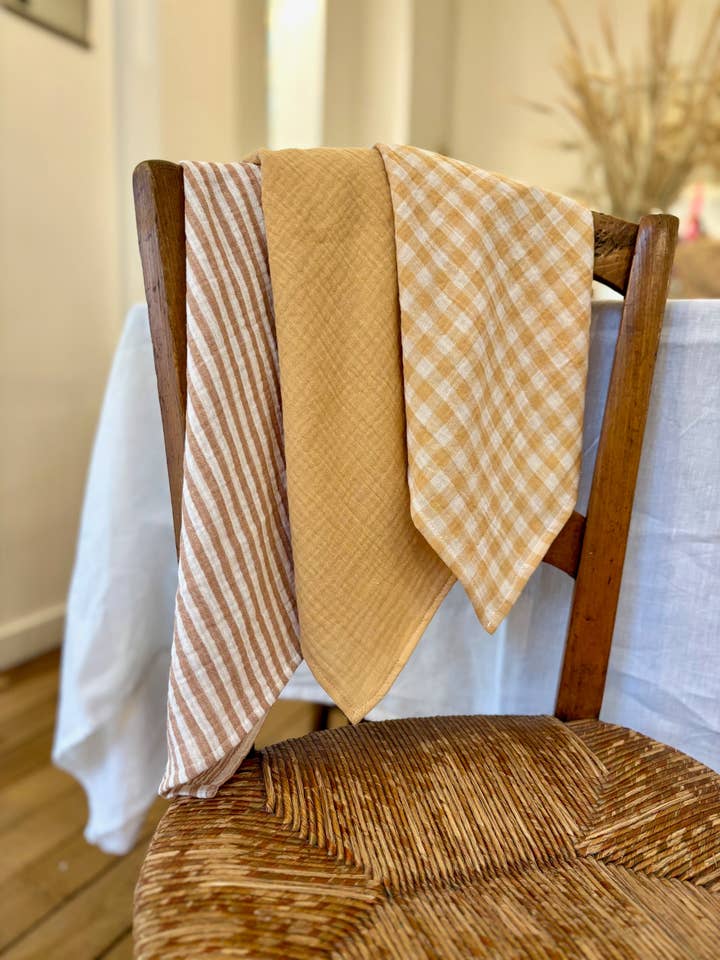 3 Hand Towels in double cotton gauze, made in France for wholesale by CHARMY