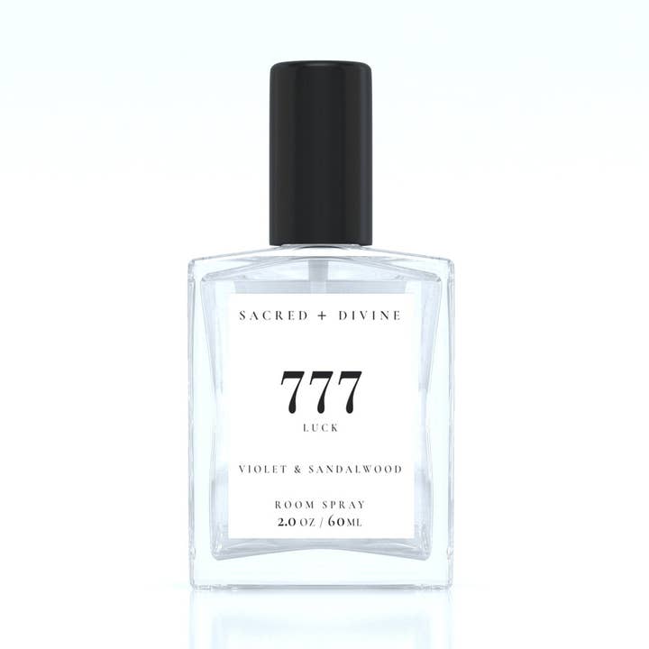 Spray d'ambiance 777//Luck//Bois de santal violet pour la vente par Sacred+ Divine
