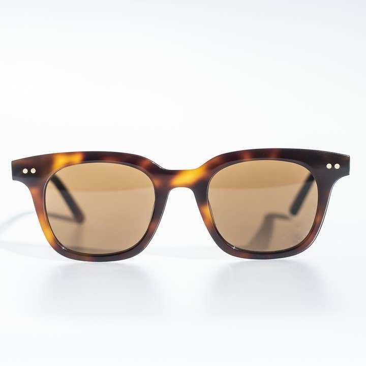 Benedict (Tortue) pour la vente par Essential Glasses