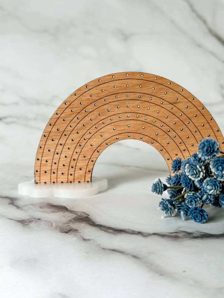 Rainbow ørering Stand for engroshandel hos Mountains of Whimsy