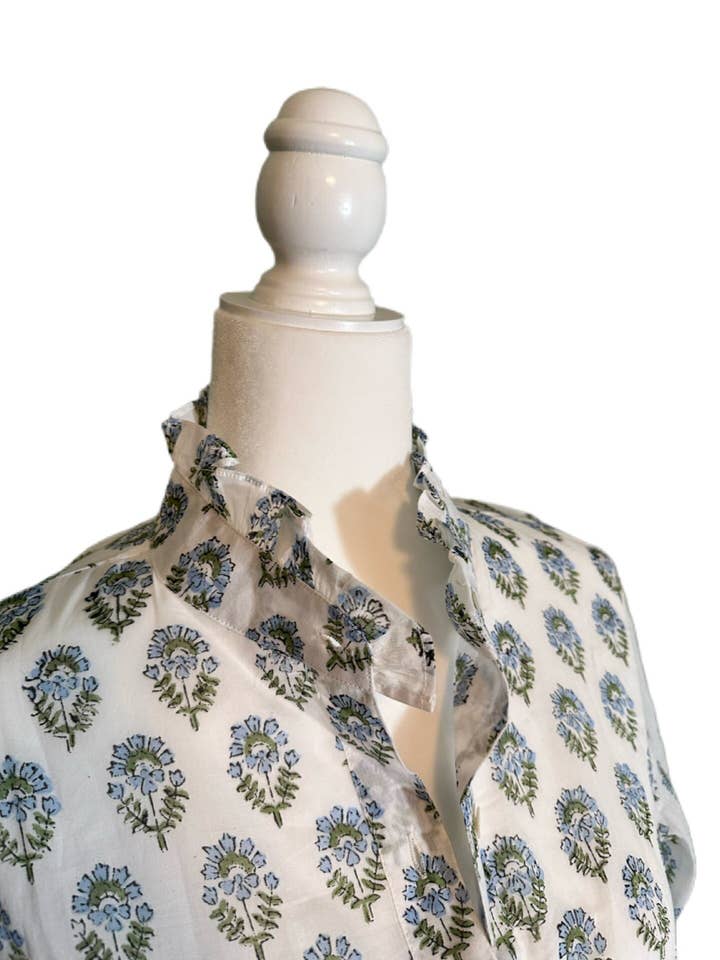 Blus för kvinnor med blommigt blocktryck och volangkrage för wholesale av Rena Lina