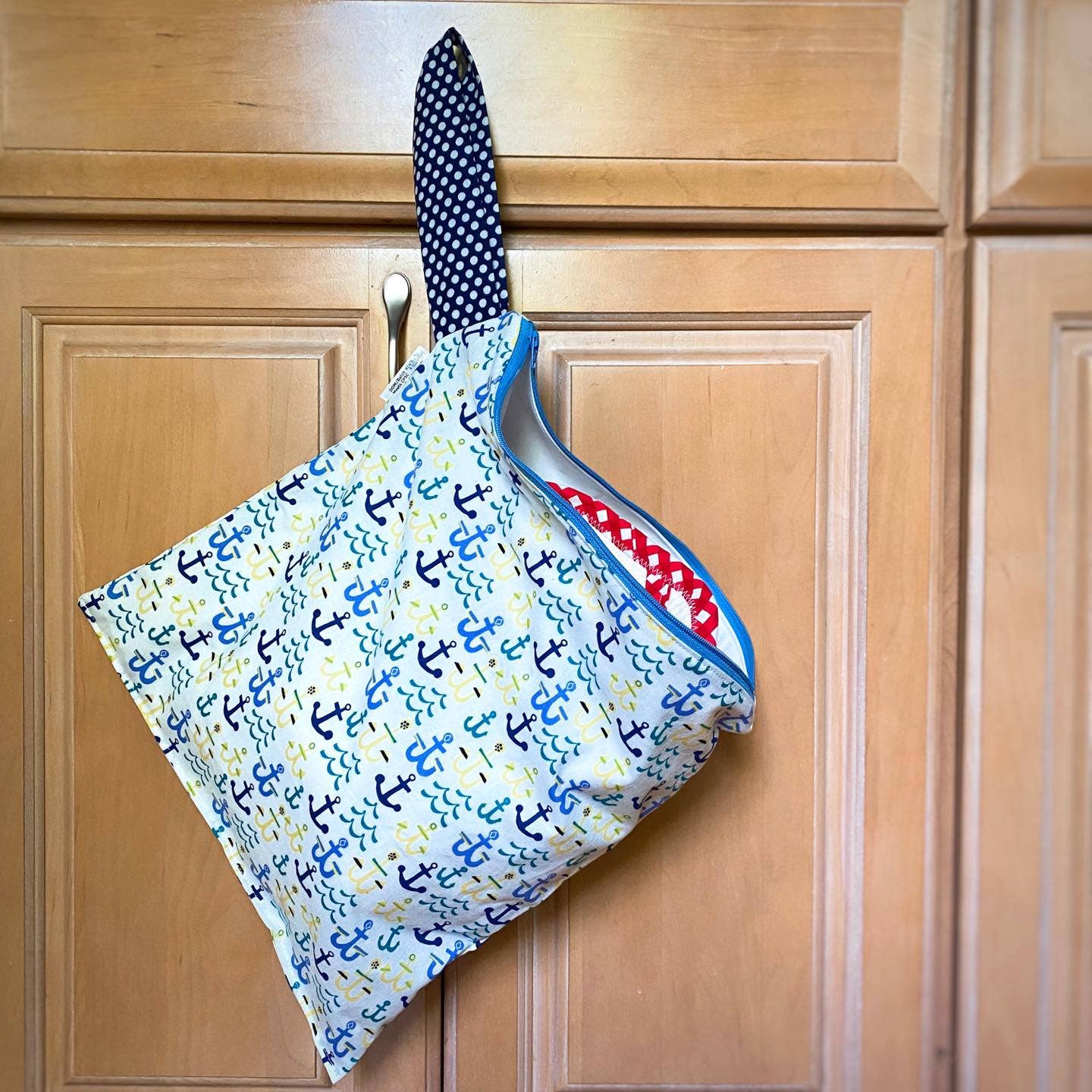 Nina's Flying Needle - Wholesale Wet Bag - Kids & Baby - Large Wet Bag with Handle Stripes Wonky Flamingos11