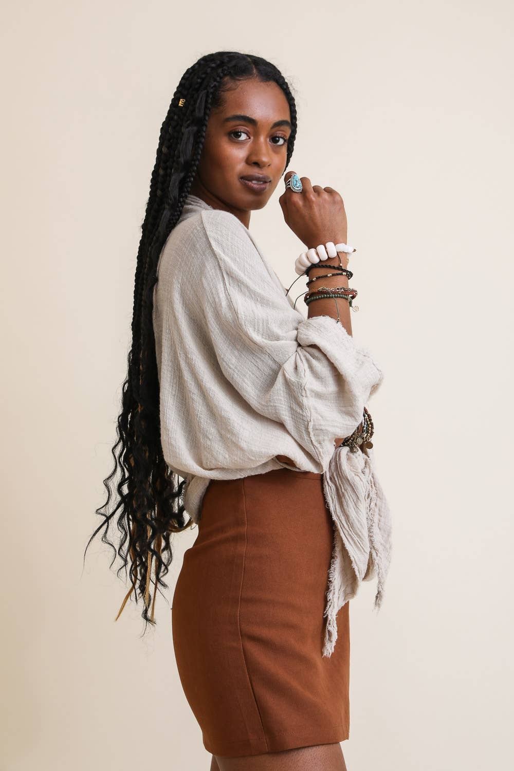 Leto Accessories – Großhandel Kimono – Damen – Kimono-Wickeljäckchen mit Volantärmeln – Lässiges Must-have für Urlaub und Alltag5