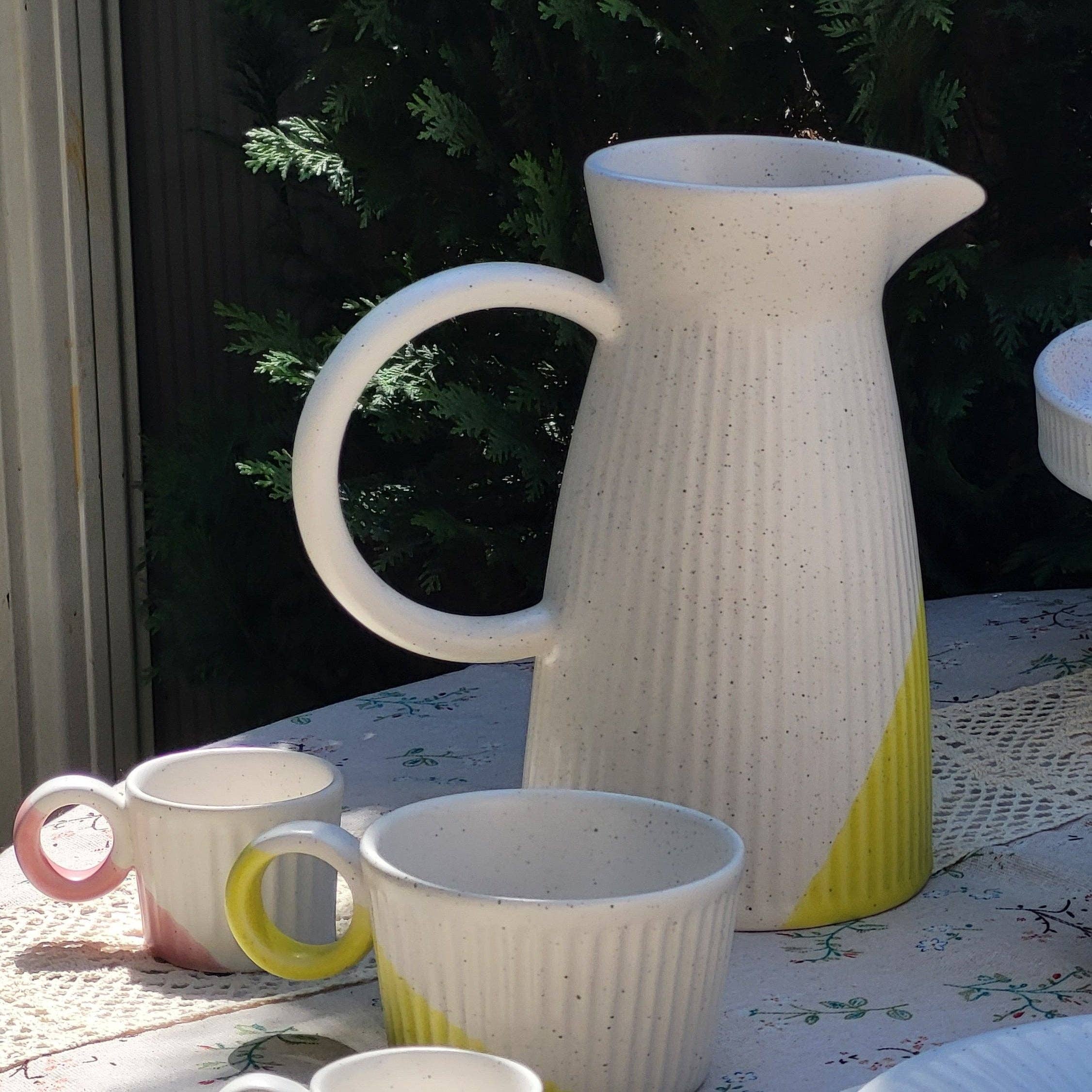 Pó de Barro – Jarro por atacado – Jarra de cerâmica pintada à mão 1,5 L Sunshine Tália2