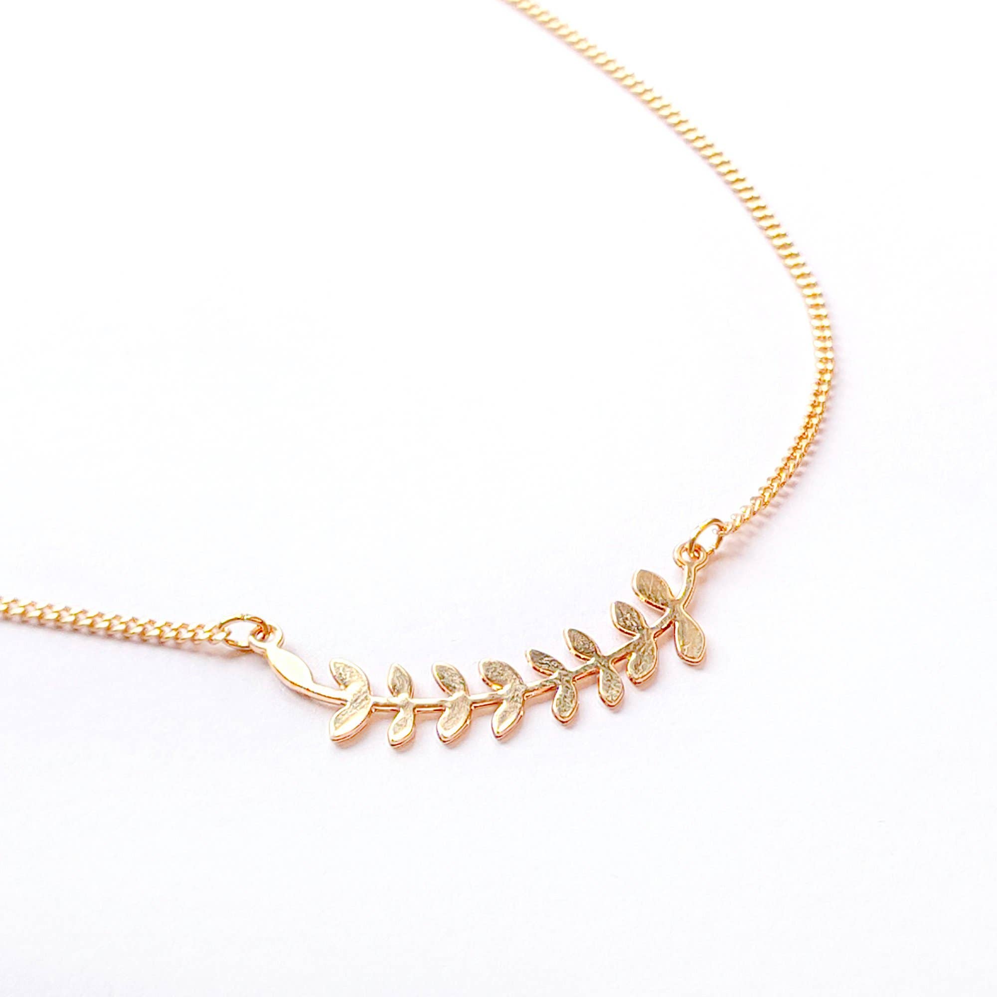 Shany Design Studio – Großhandel Kette mit Anhänger/Charm – Lorbeer Blätter Zweig Halskette Gold/Silber3