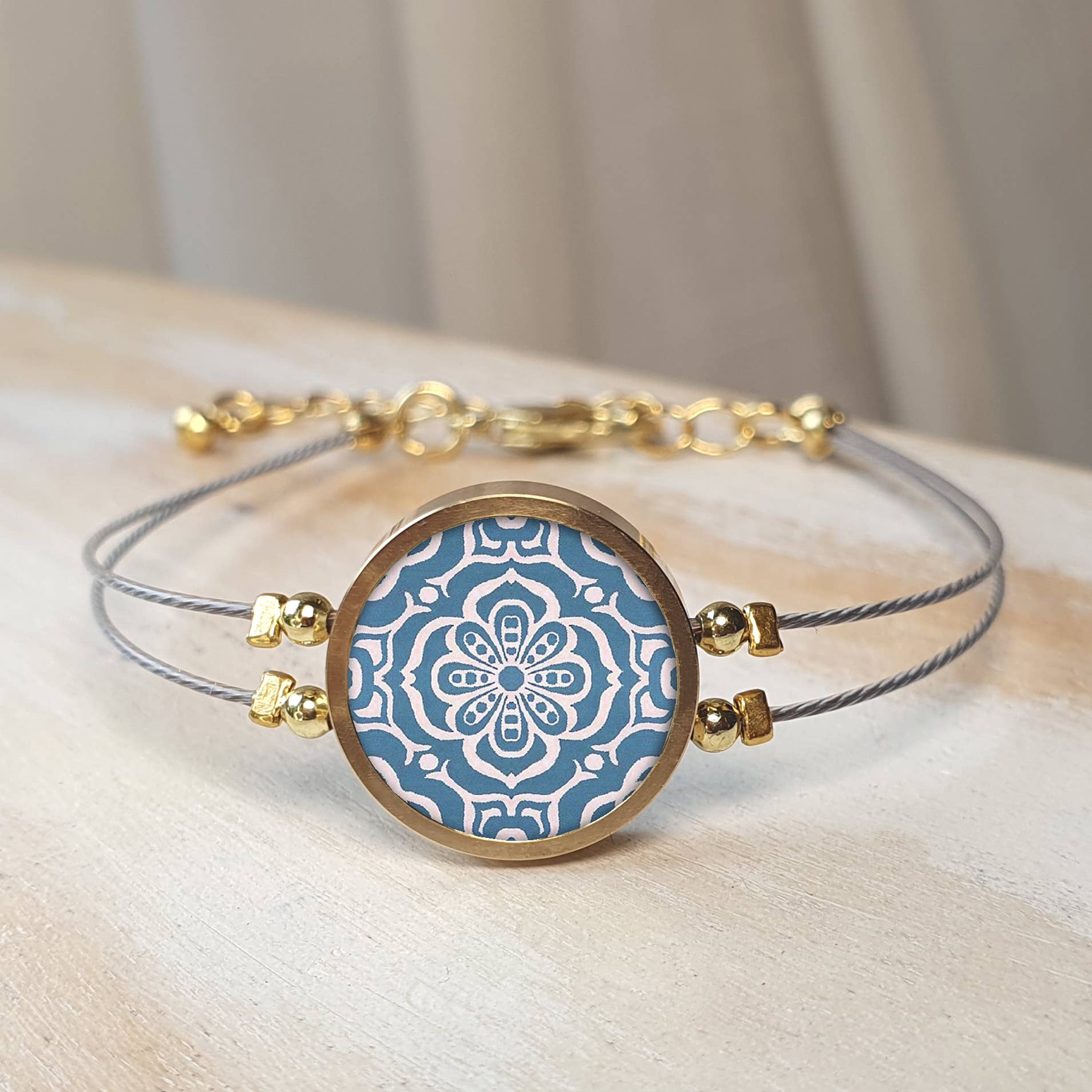 Noa Jewellery – wholesale Charm/dangle bracelet – Round Ceramic Bracelet, Gold Plated Stainless Steel Frame28