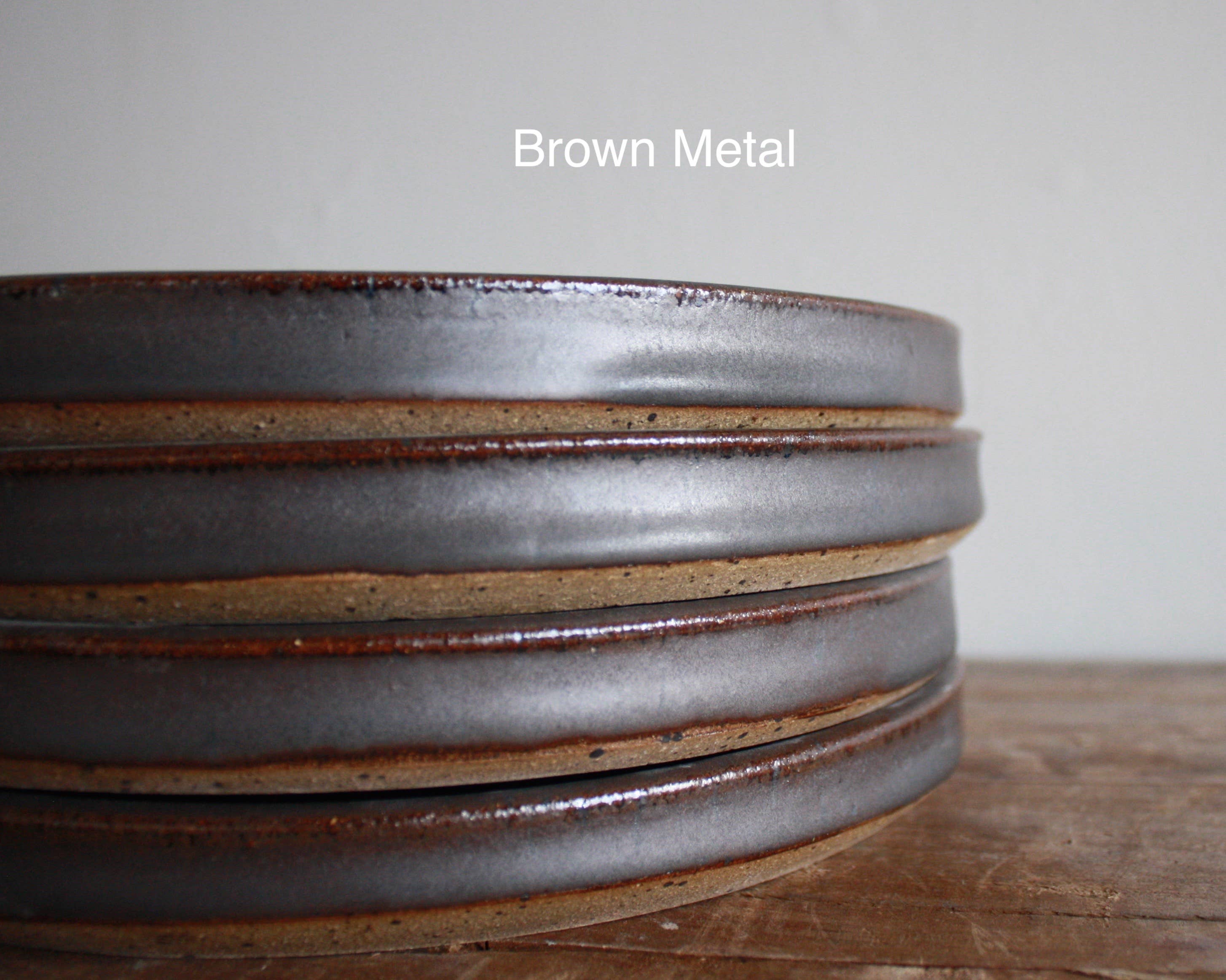 KJ Pottery - Wholesale Borden - Handgemaakte dinerborden van ijzerrood steengoedklei19